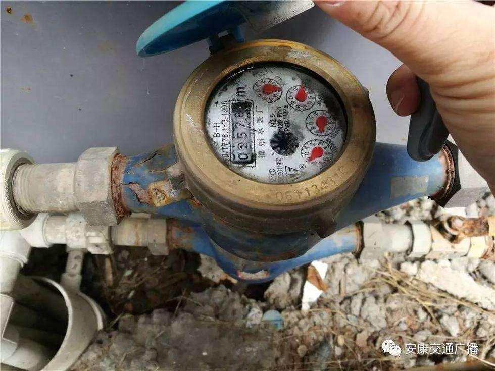 阿拉善家里水表在不用的时候空转，是漏水吗？